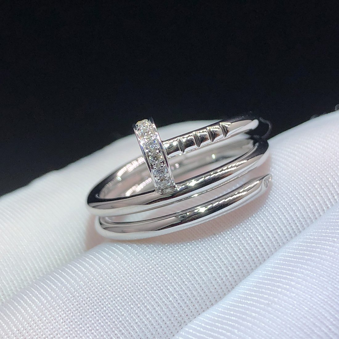 Cartier 18K White Gold Diamond Double Row Juste Un Clou Ring B4211000