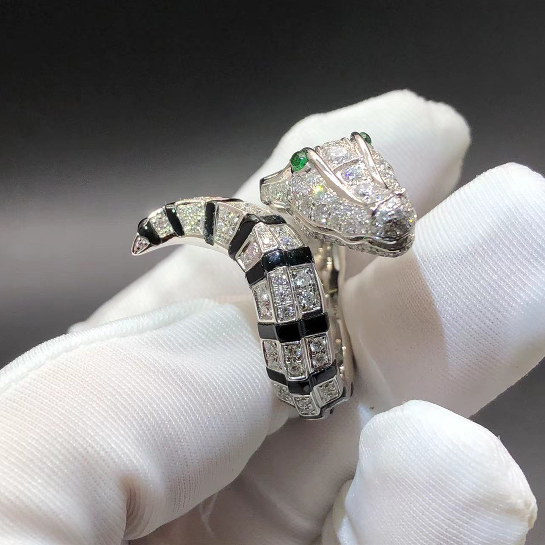 Cartier 18k White Gold Pave Diamonds Onyx Emeralds High Jewellery Alligator Ring