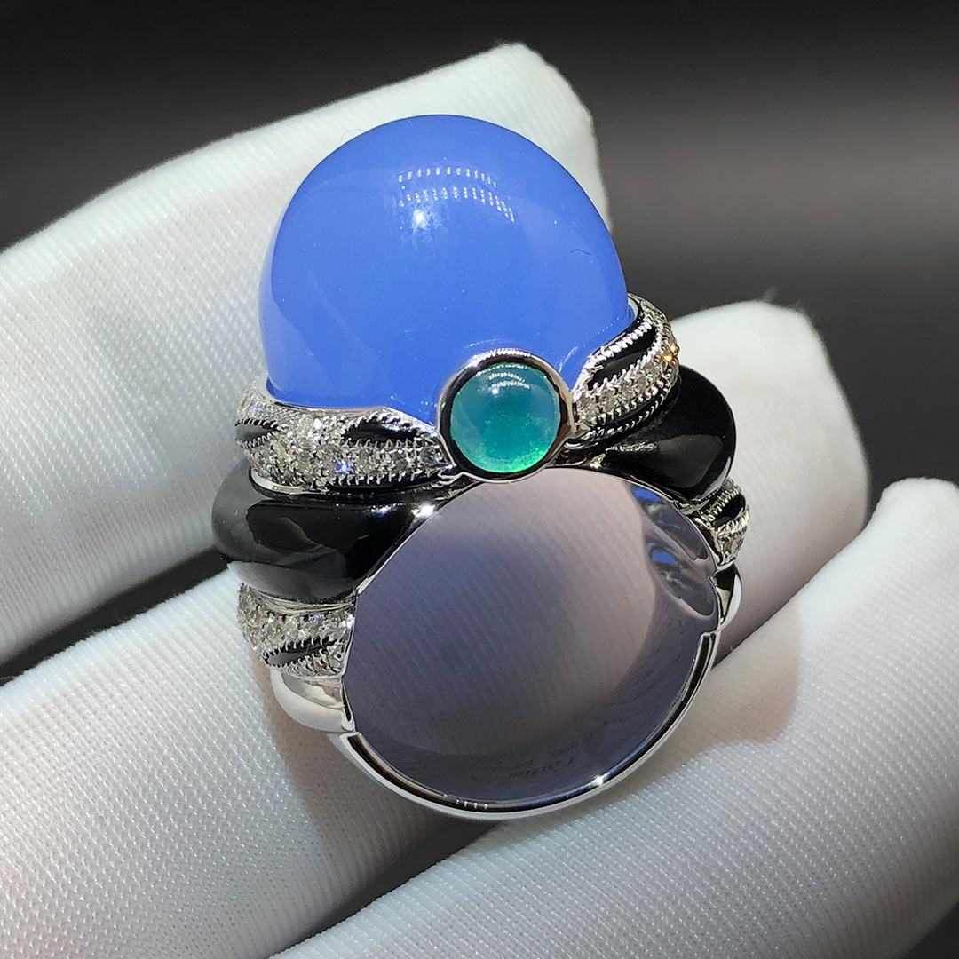 Cartier High Jewellery 18k White Gold Chalcedony Emeralds Onyx Diamond Surnaturel Ring