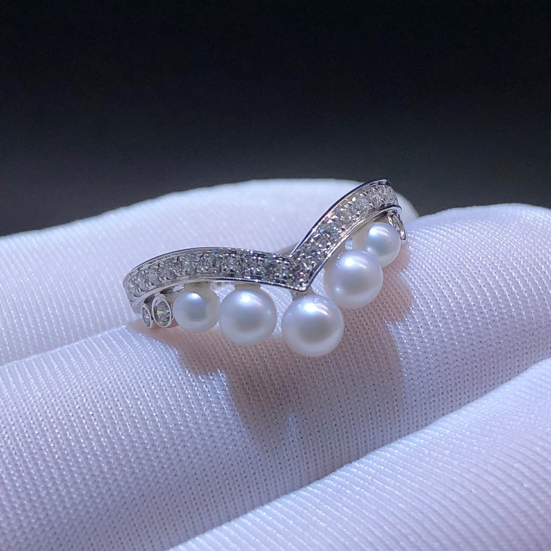 Chaumet Josephine Aigrette Pave Diamond 18k White Gold Pearl Ring 083292