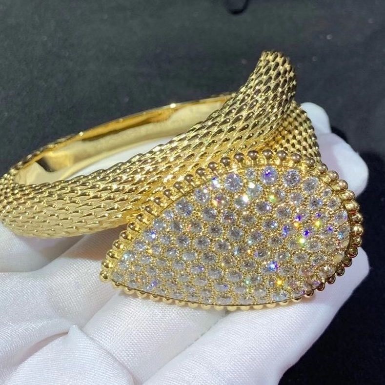 Boucheron Serpent Bohème Pave Diamonds 18k Yellow Gold Bangle Bracelet JBT00502M