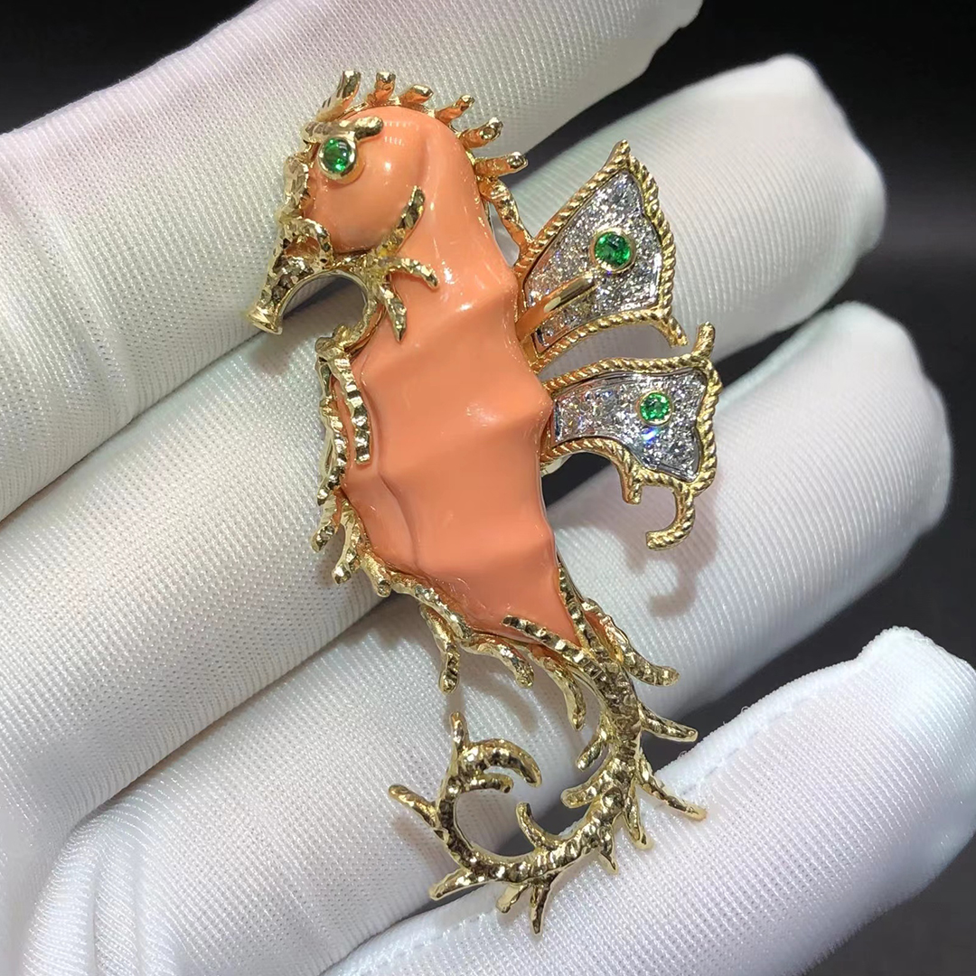 David Webb Diamonds Coral Platinum 18k Yellow Gold Seahorse Brooch Pin