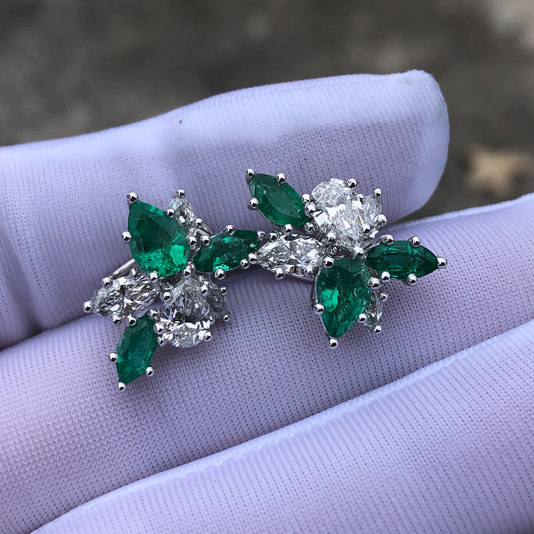 Harry Winston Cluster Emerald & Diamond Platinum Earrings EAEPCLPMWC