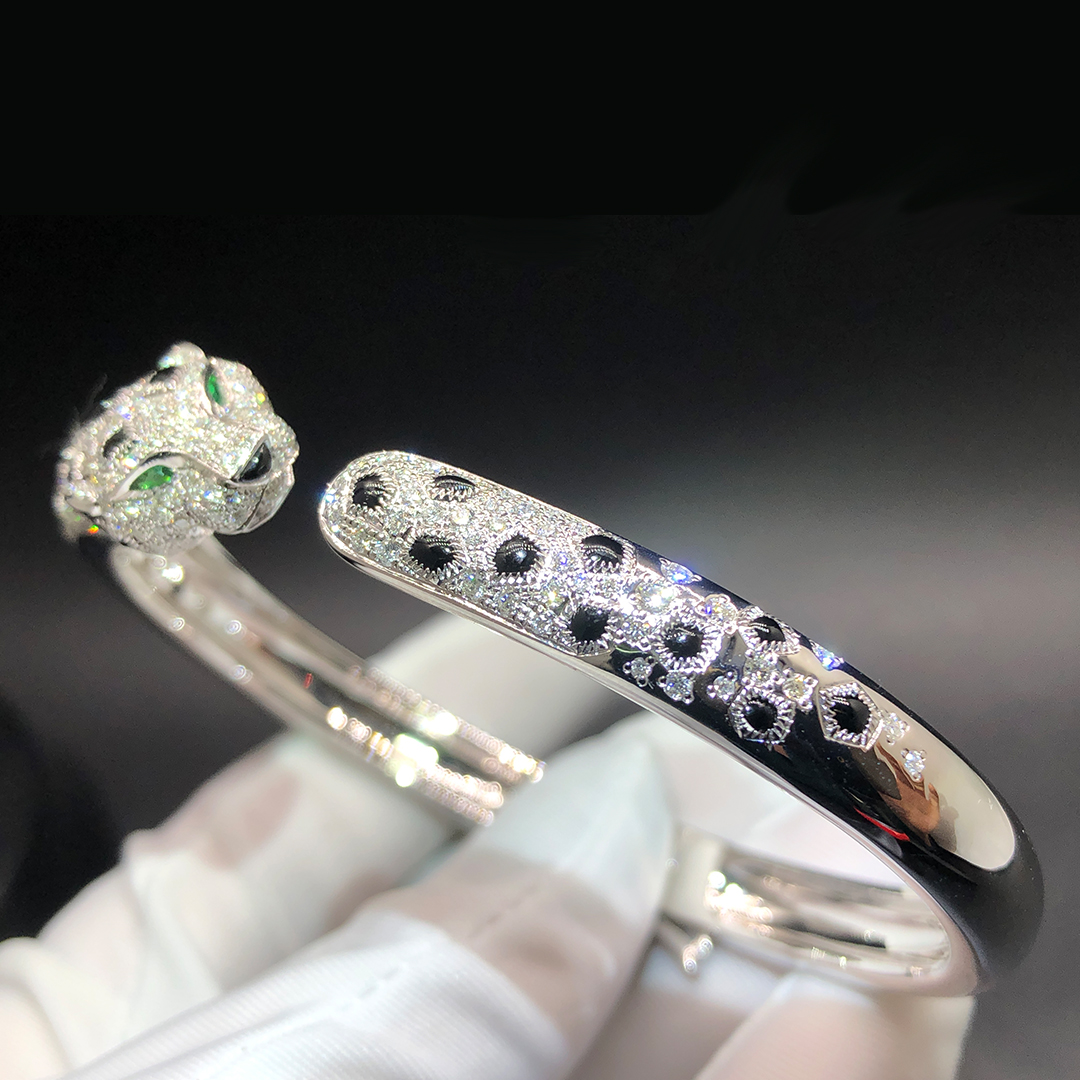 Cartier Panthere de Cartier 18k White Gold Diamonds Onyx Bracelet N6722317