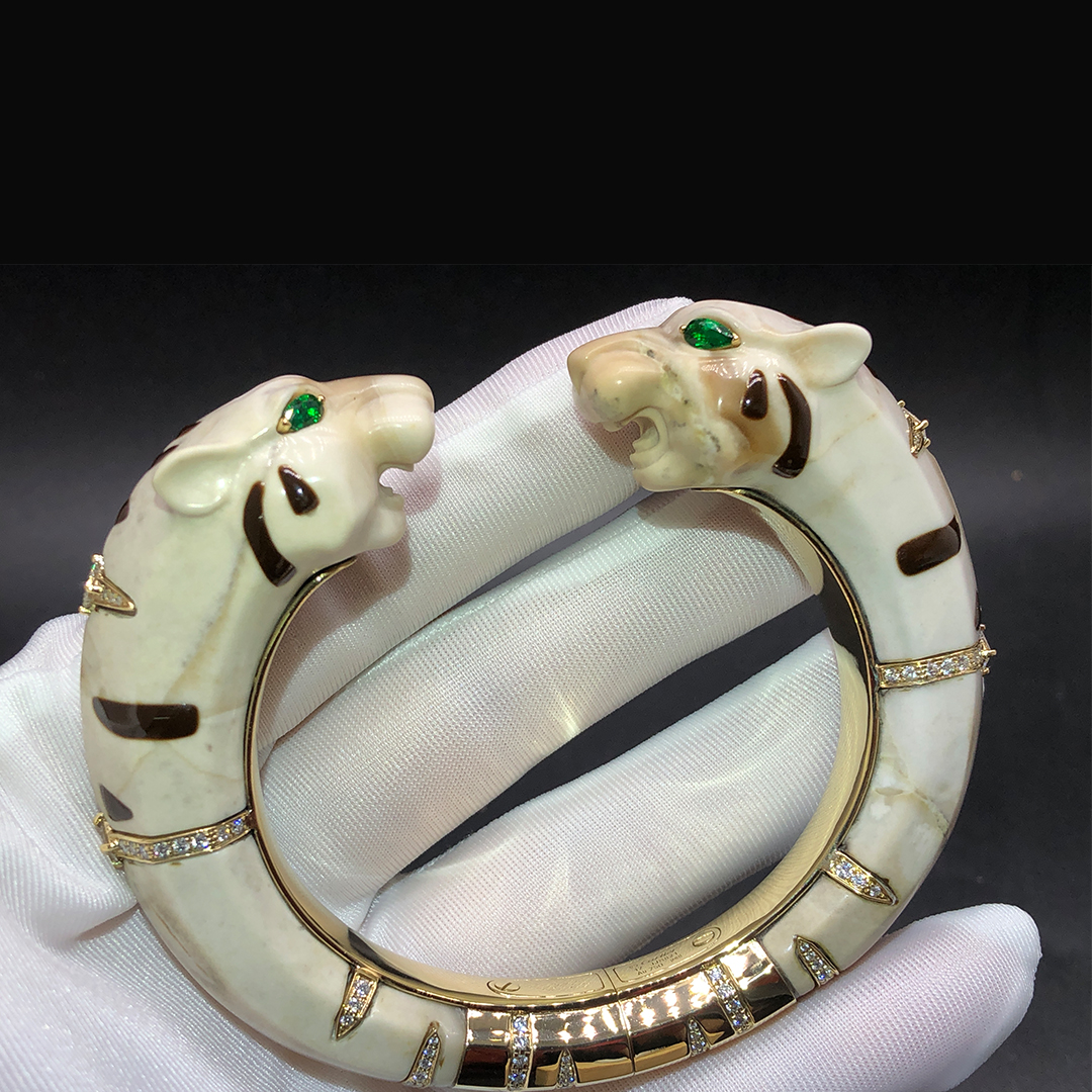 Cartier Panthere de Cartier High Jewelry 18k Yellow Gold Sculpted Fossilised Wood Emerald Diamonds Bracelet H6029015