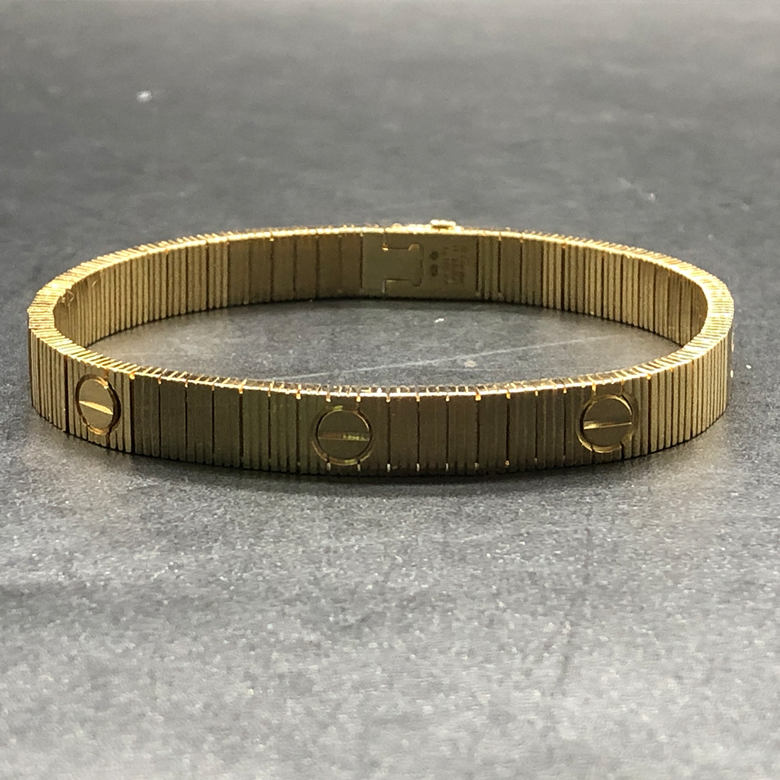 Cartier LOVE Unlimited Flexible Bracelet in 18k Yellow Gold B6088917