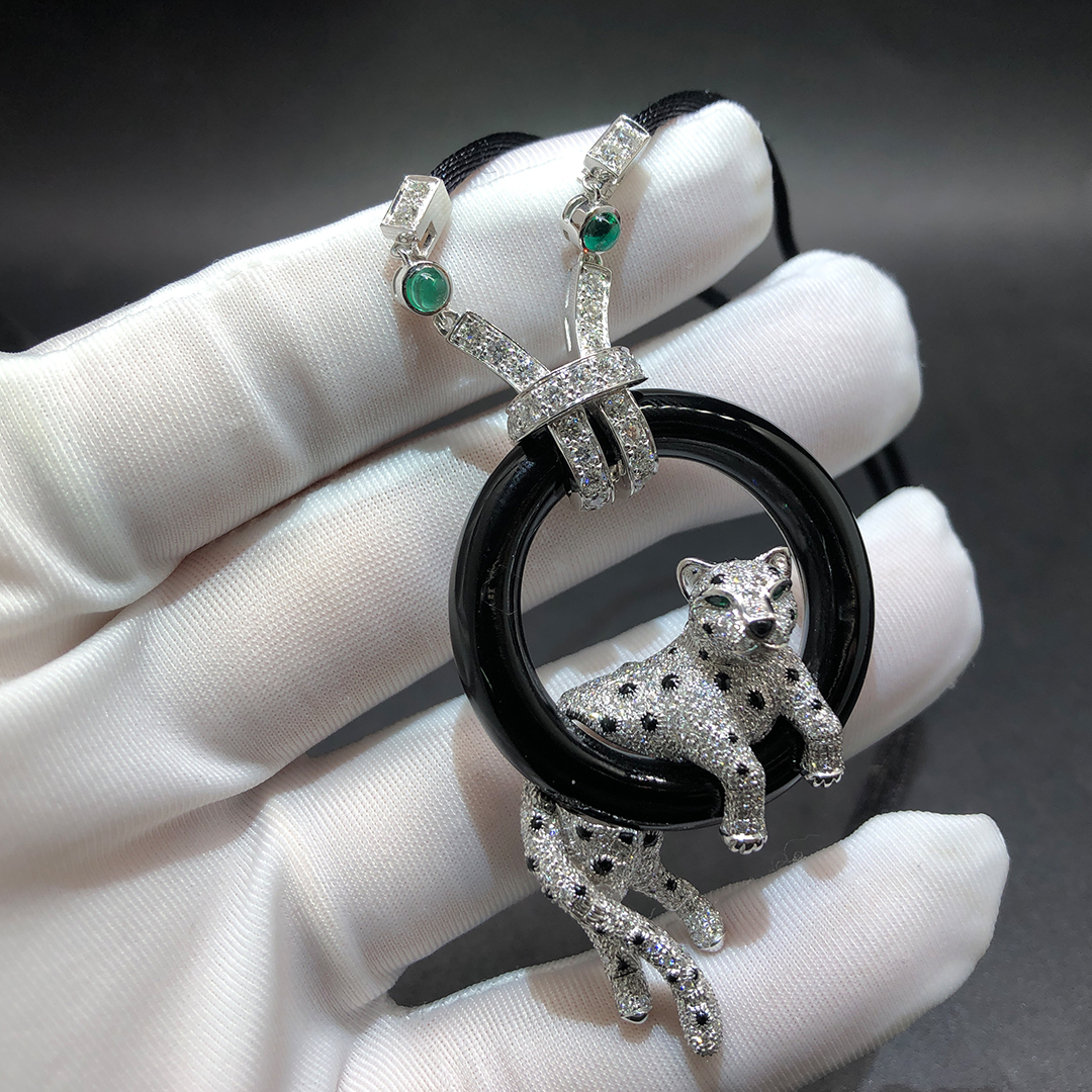 Panthère de Cartier High Jewellery Necklace with Diamonds Paved and Emerald HP700834