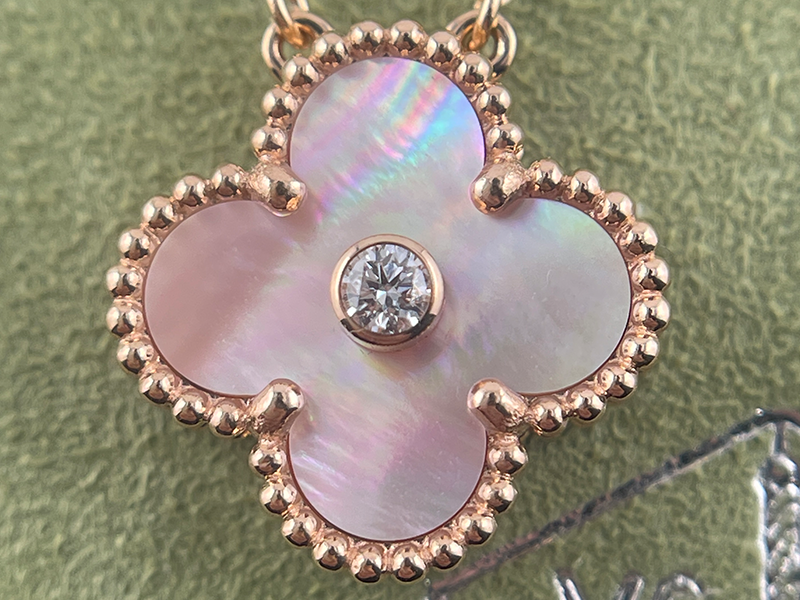 Van Cleef & Arpels 2025 Vintage alhambra pink mother of pearl pendant