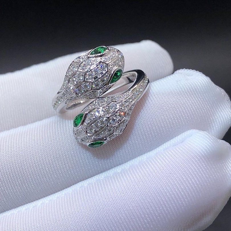 Bvlgari 18k White Gold Serpenti Seduttori Ring Pave Diamonds with Emerald Eyes 358077