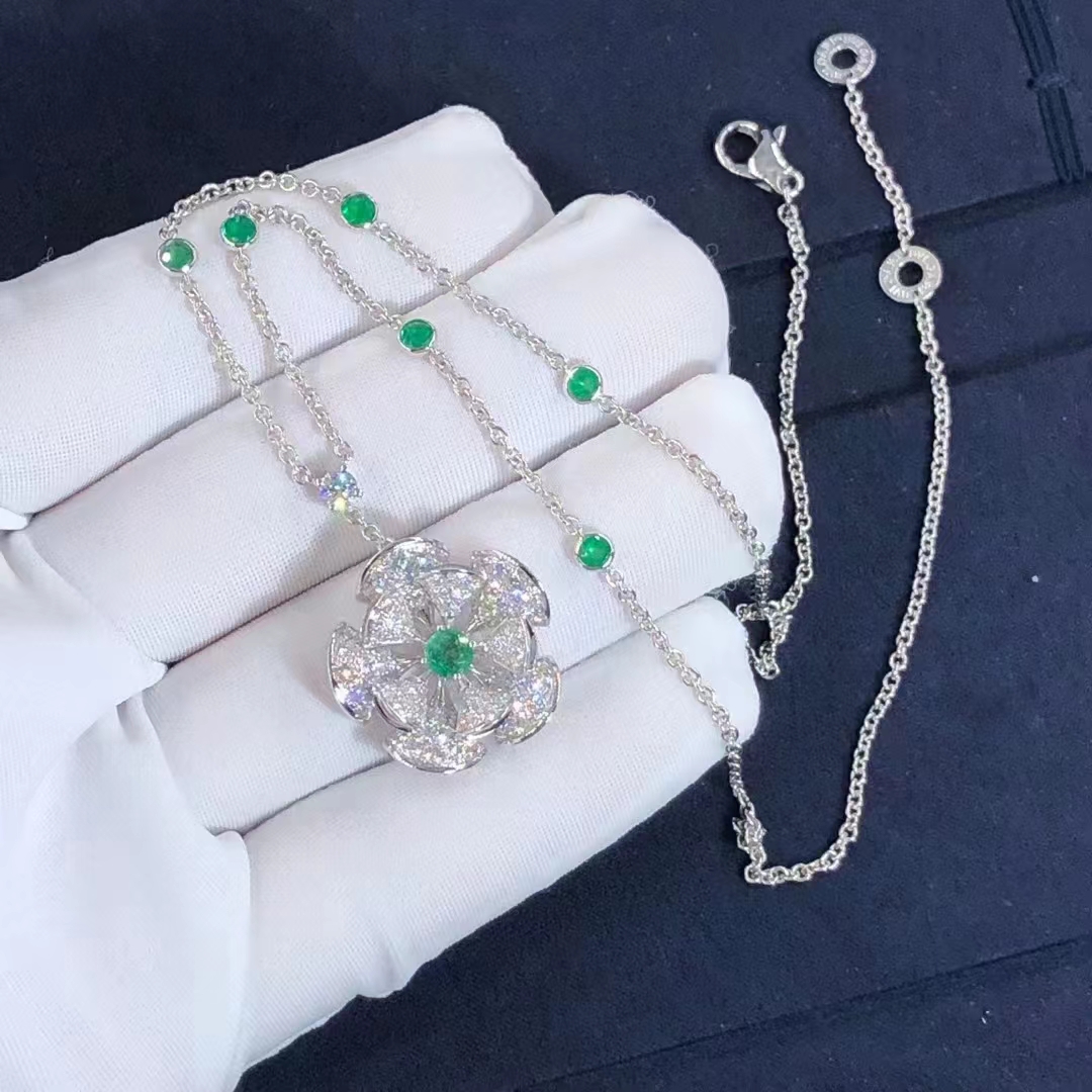 Bvlgari Divas’ Dream Diamond and Emerald 18k White Gold Pendant Necklace