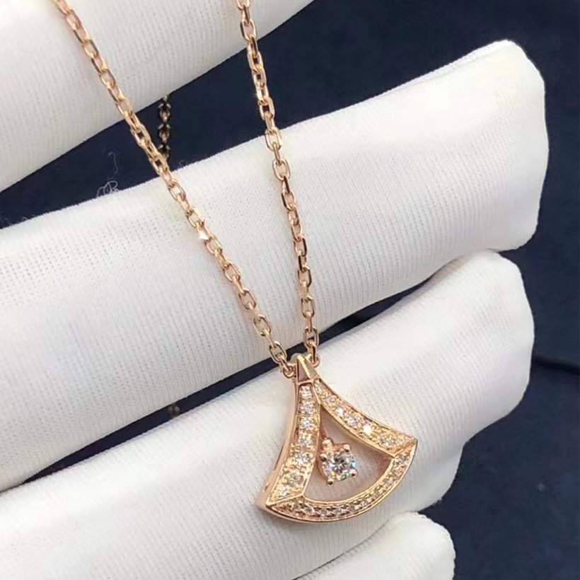 Bvlgari Divas’ Dream Pavé Diamonds 18k Rose Gold Openwork Pendant Necklace 354363