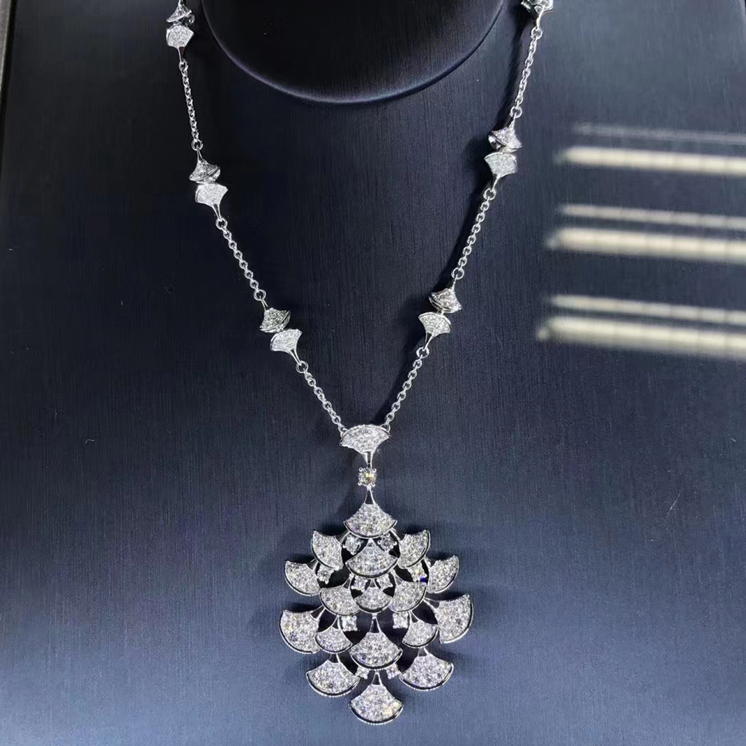 Bvlgari High Jewelry Divas Dream Fan Pendant Necklace 18k White Gold Full Diamond