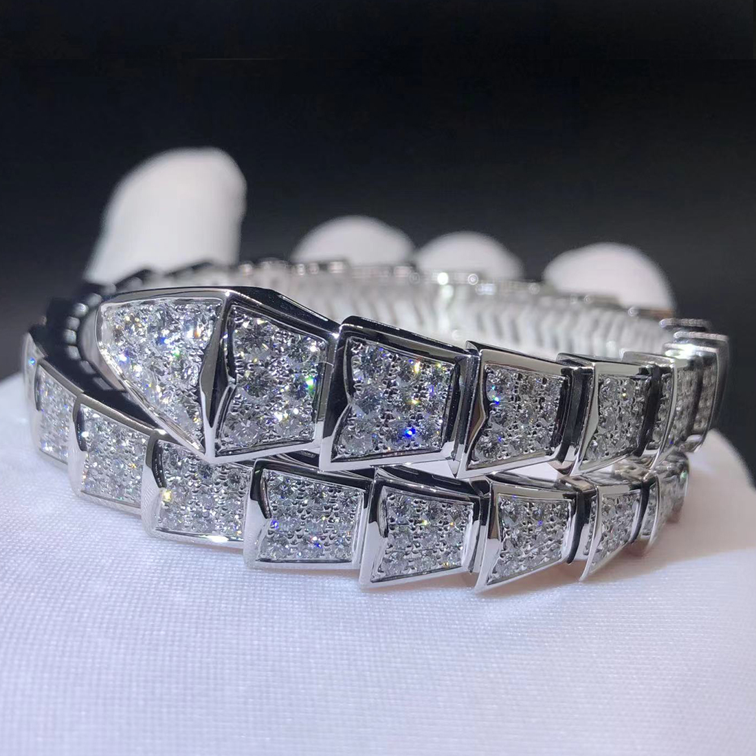 Bvlgari Serpenti Viper Full Pave Diamonds One-coil 18k White Gold Bracelet 345215