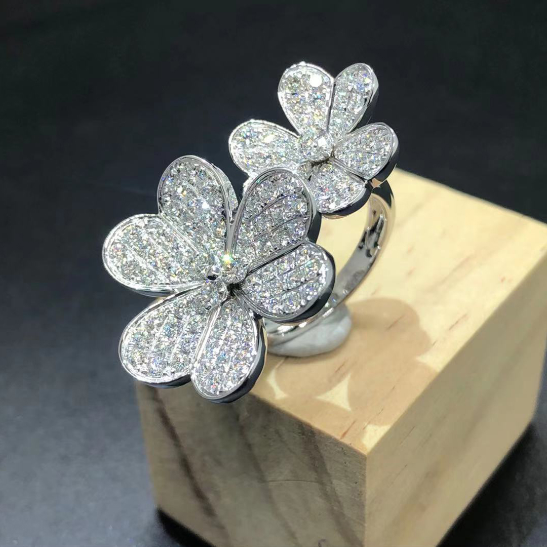 Van Cleef & Arpels Frivole Full Pave Diamonds Between the Finger Ring 18k White Gold VCARB67500